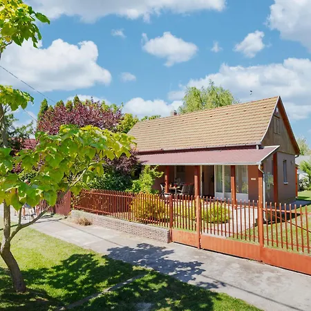 Wild Grape By Interhome Balatonmáriafürdő